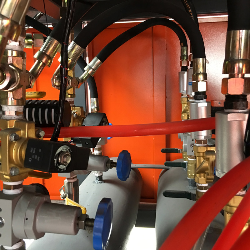 吹瓶機行業(yè)重新洗牌是當務(wù)之急