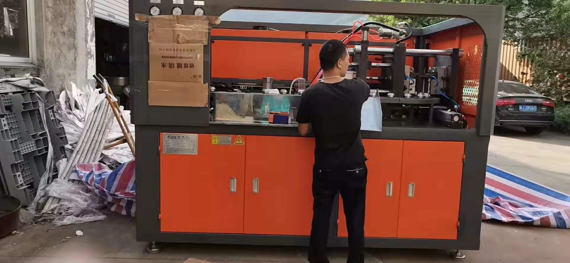 臺輝吹瓶機(jī)在吹瓶過程中遇到的這幾個(gè)問題，你遇到過嗎？